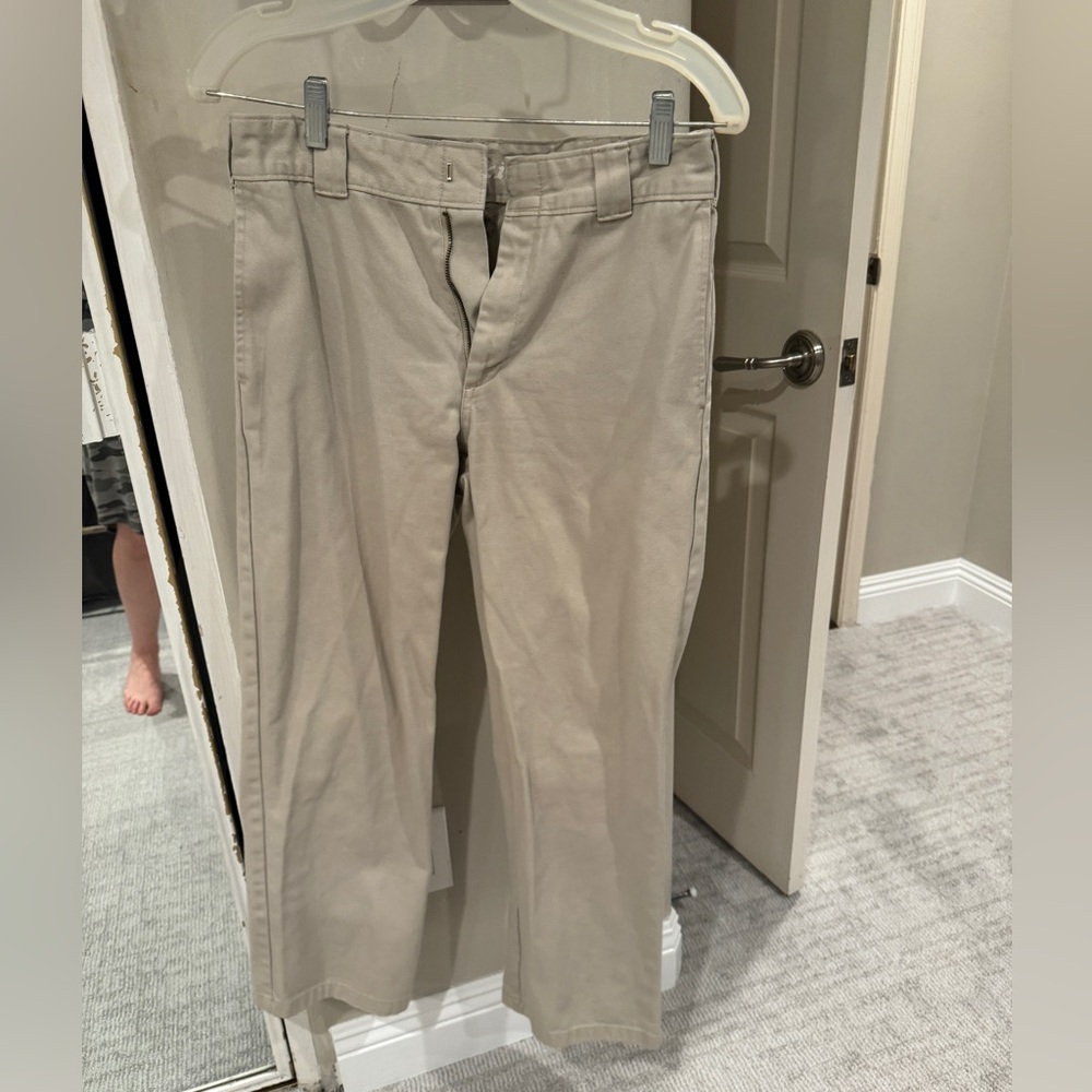 Dickies worker crop roll hem size 3/26. Women’s khaki